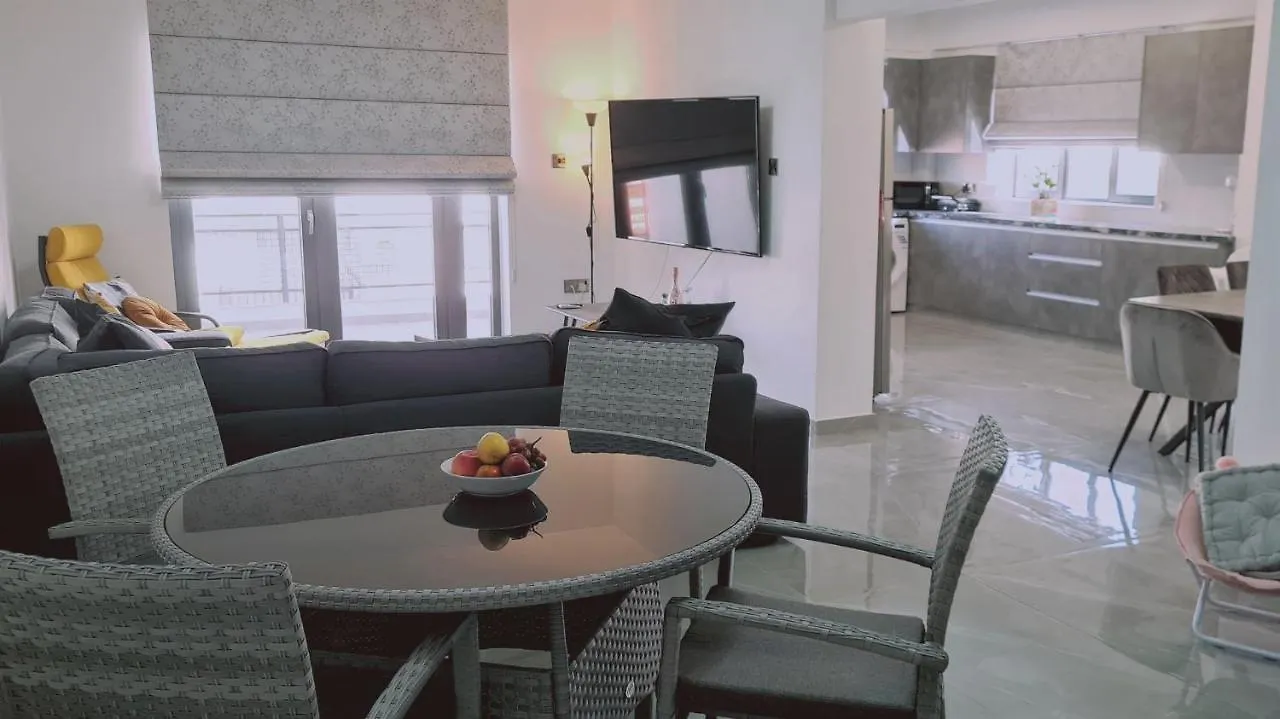 Stay Centro Apartment Larnaca